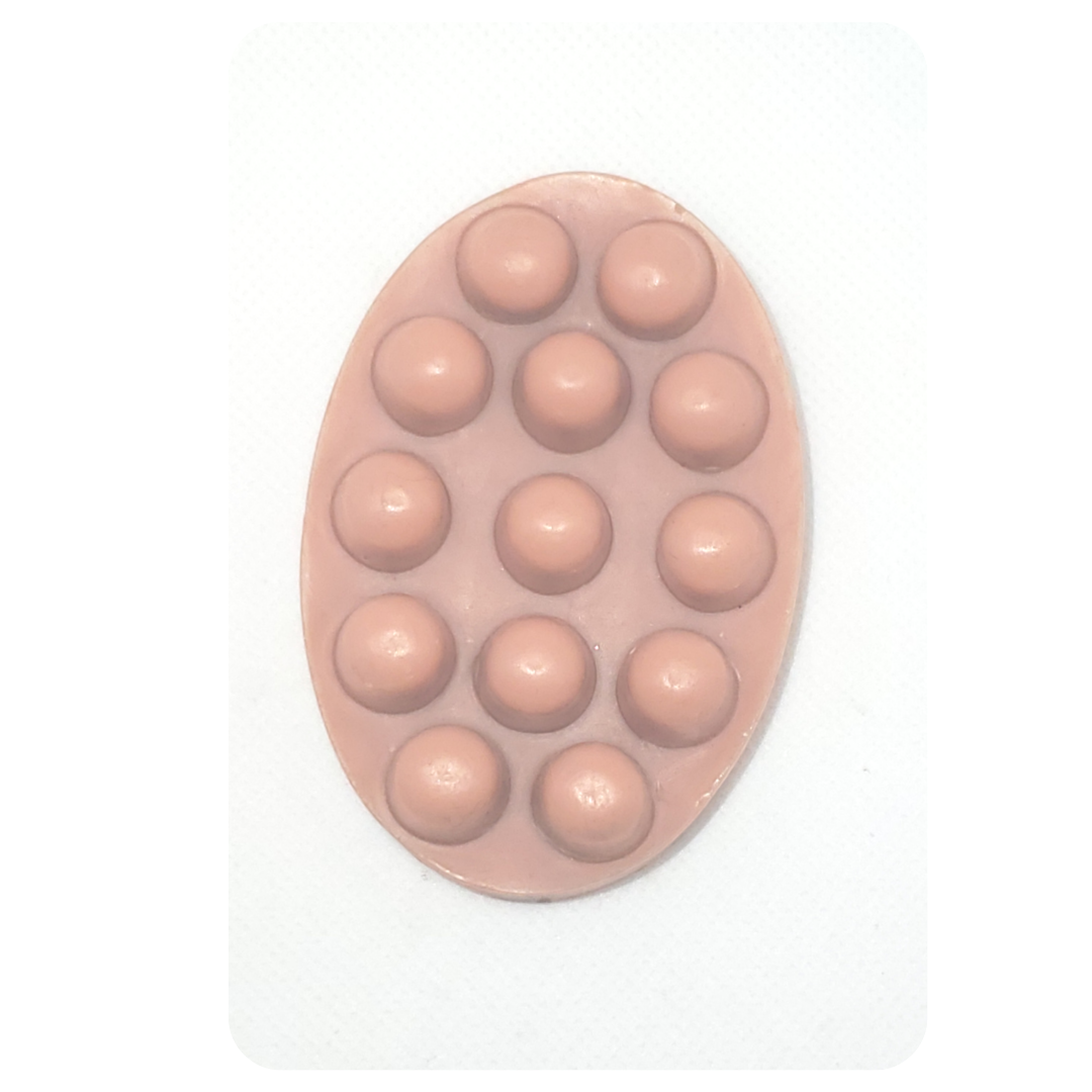 3.5 OZ pink clay soap bar with a sweet berry vanilla scent. They are bubbly and cleansing and made with all-natural vegan, gluten-free, and eco-friendly products and packaging.    Ingredients: Olive oil, Coconut oil, Shea butter, Hemp seed oil, Castor oil, Water, Lye, Essential oils and Rose clay.