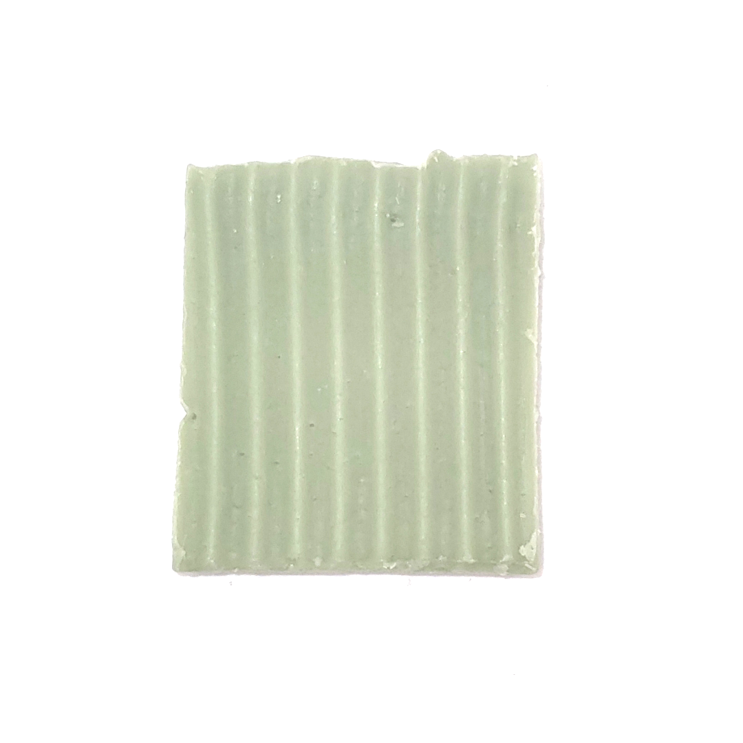 3.5 oz Green clay soap bar with a refreshing peppermint scent. These soaps are bubbly and cleansing. They are made with all-natural vegan, gluten-free, and eco-friendly products and packaging.  Samples/Travel size (.5oz) is also available.   Ingredients: Olive oil, coconut oil, Shea butter, hemp seed oil, Castor oil, water, lye, essential oils and green clay.